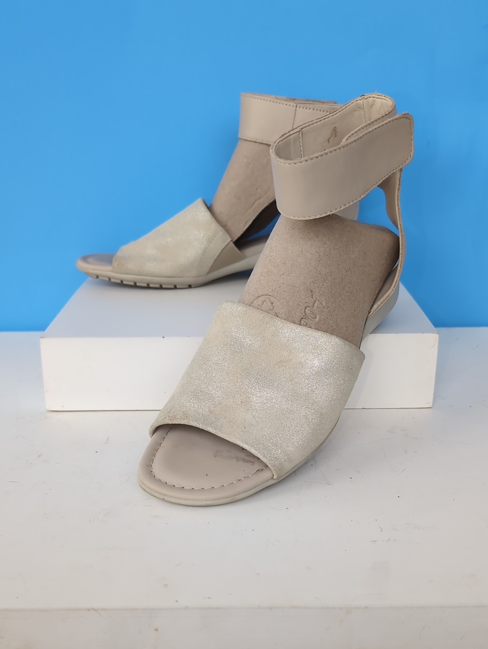 The Flexx Women’s Beige Ankle Strap Sandals - Neutral Leather Look Size 6.5